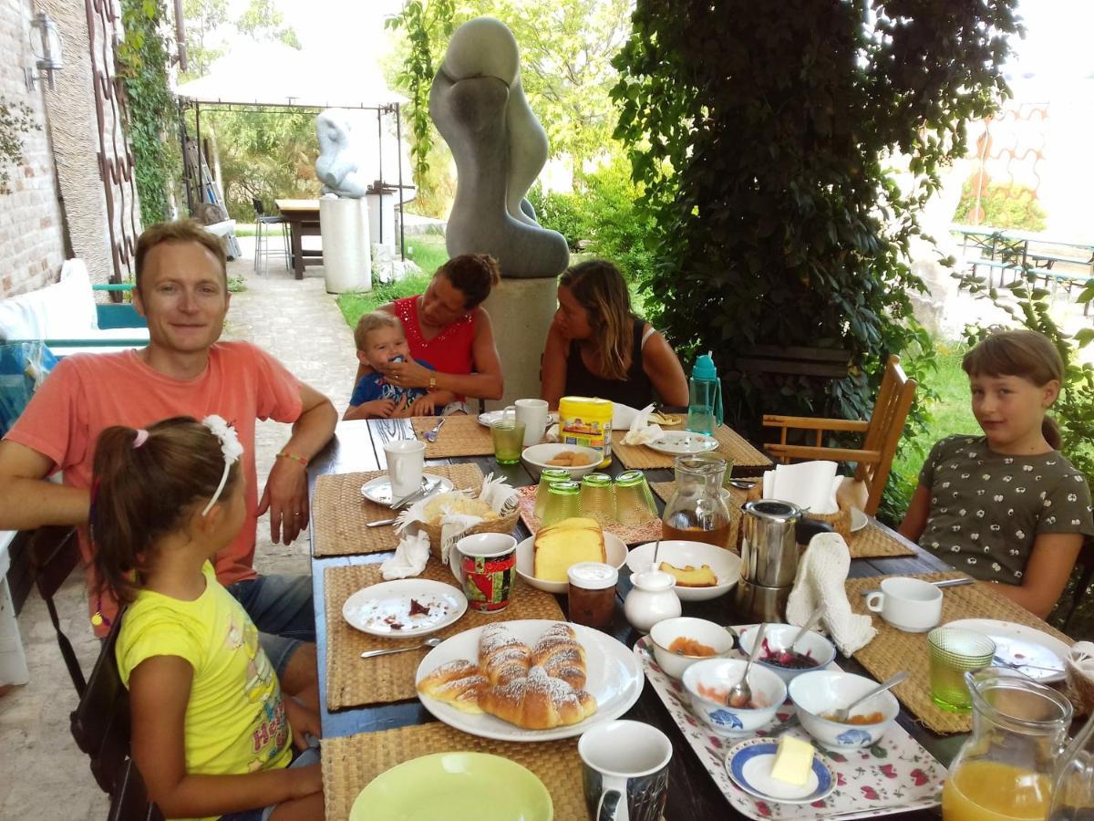 "La Casa Degli Ulivi Art B&B" Trecastelli Eksteriør bilde